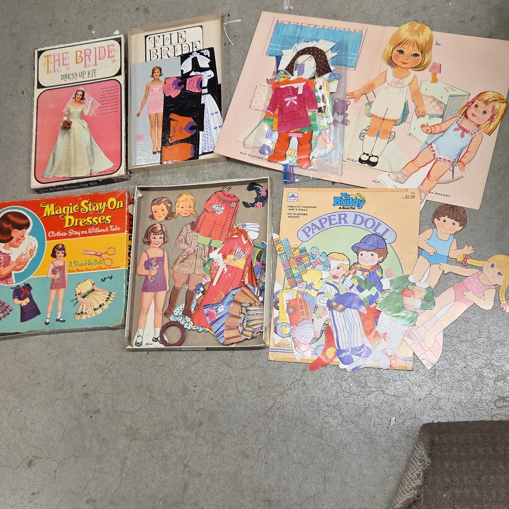 Large lot of vintage paper dolls, My Buddy, Baby's first step, the bride, Magic